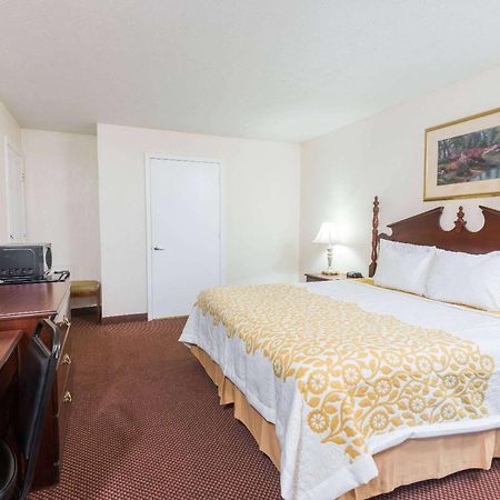 Days Inn By Wyndham Amherst Kültér fotó