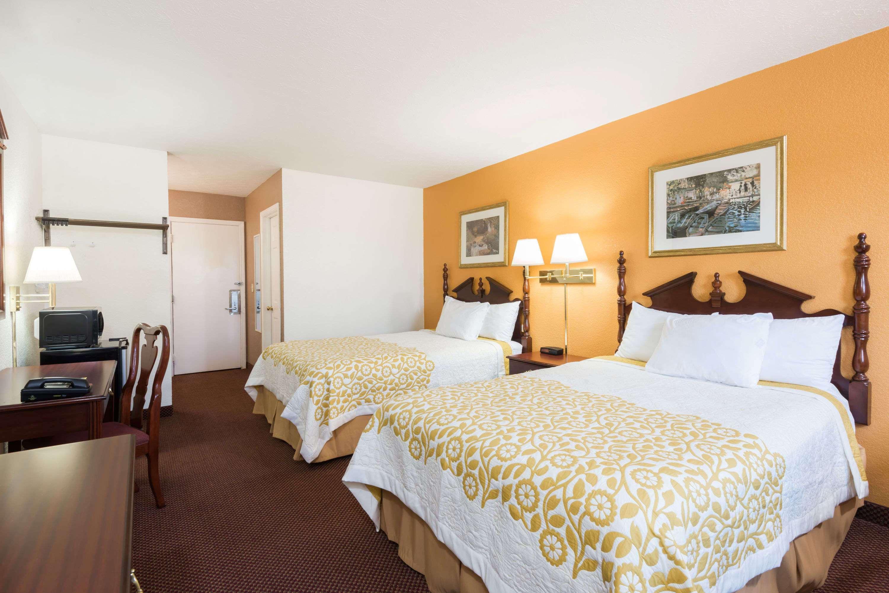 Days Inn By Wyndham Amherst Kültér fotó