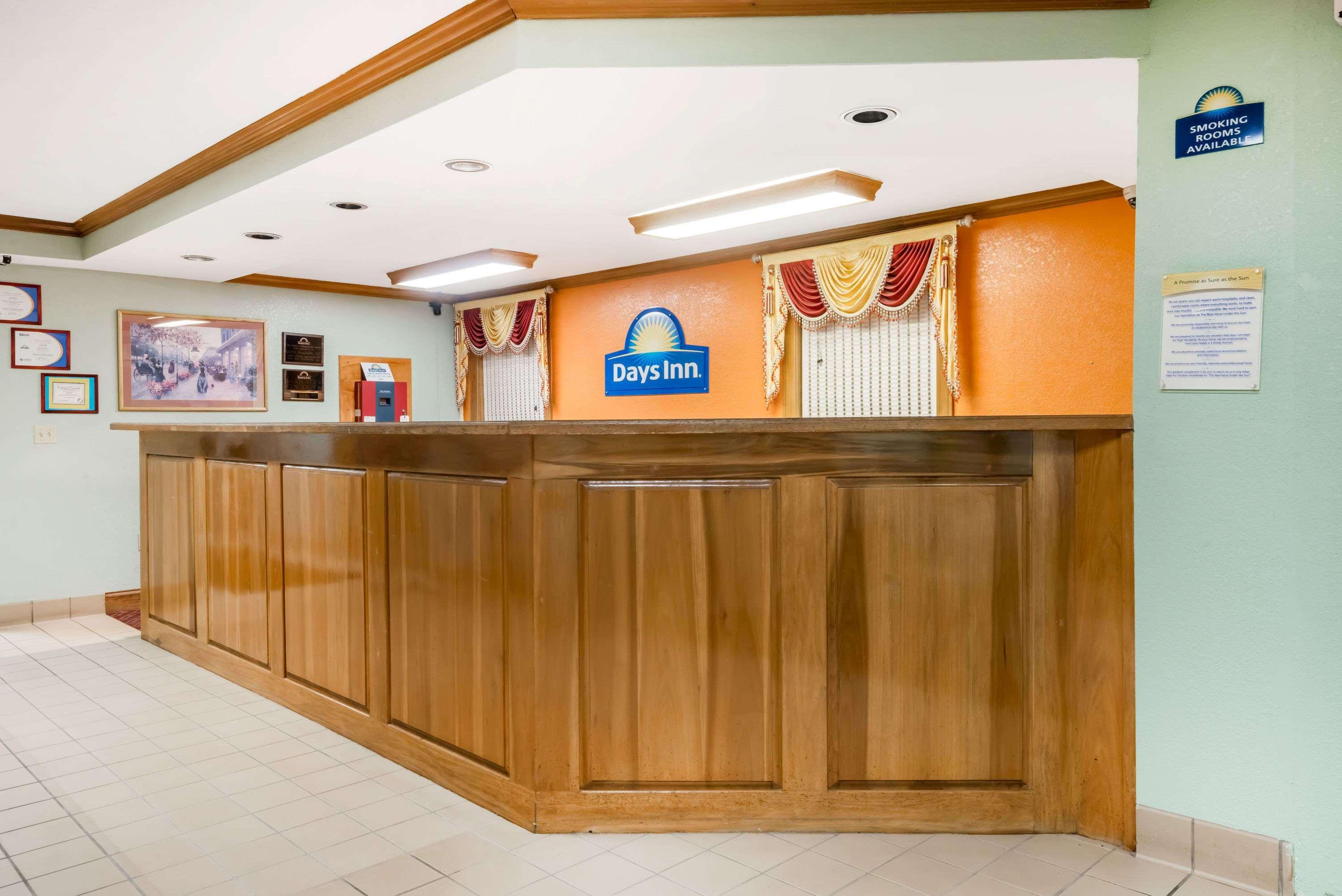 Days Inn By Wyndham Amherst Kültér fotó