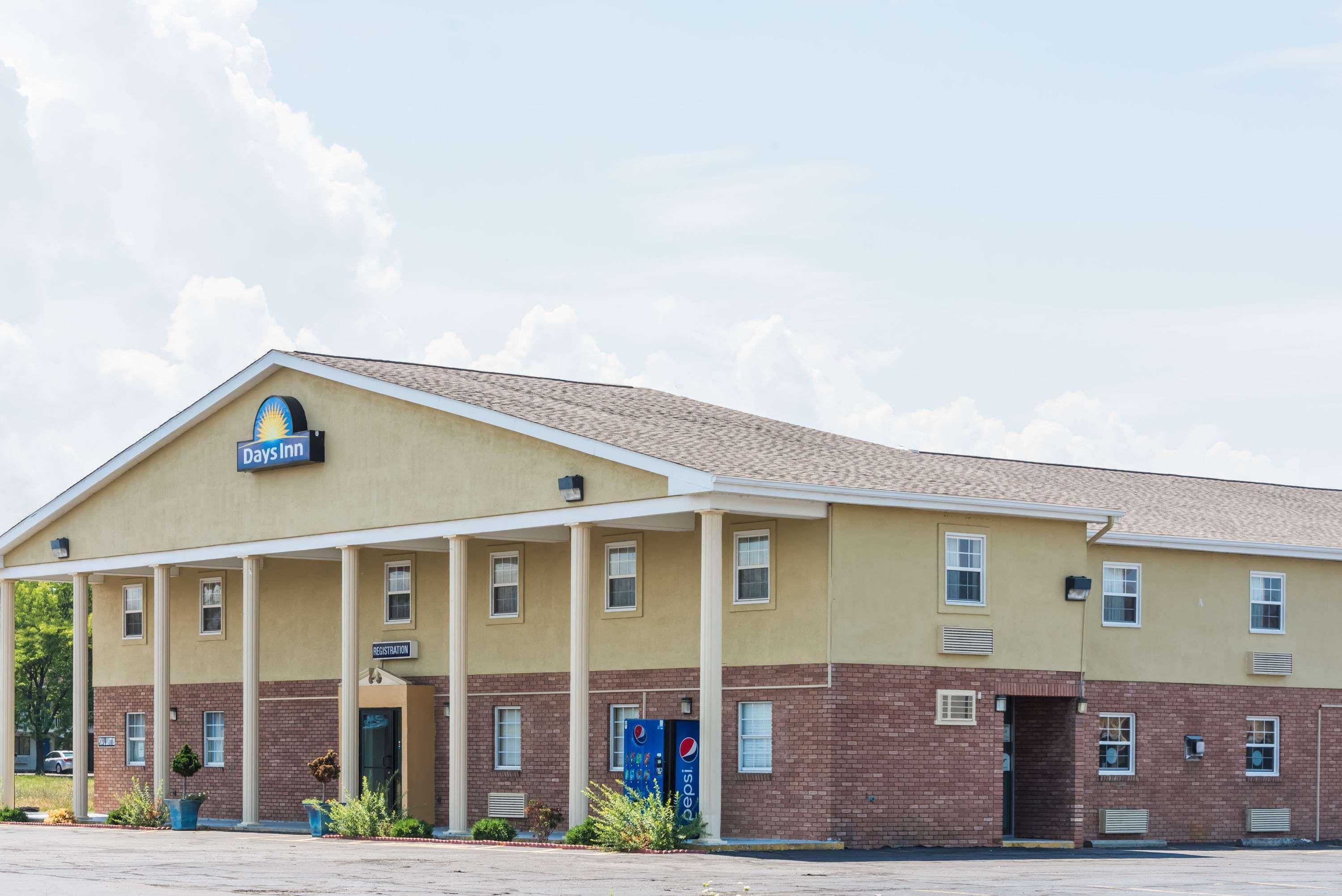 Days Inn By Wyndham Amherst Kültér fotó