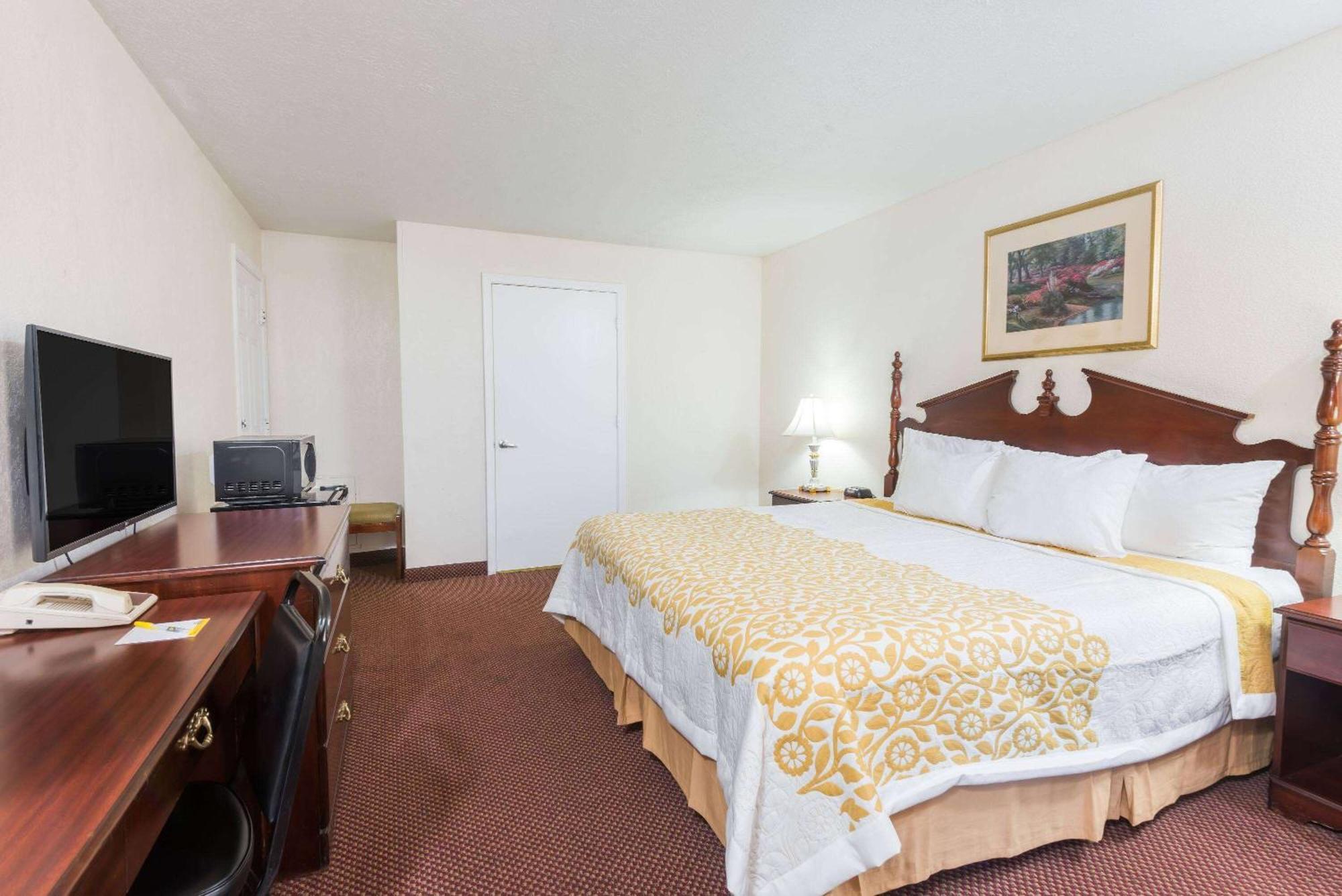 Days Inn By Wyndham Amherst Kültér fotó