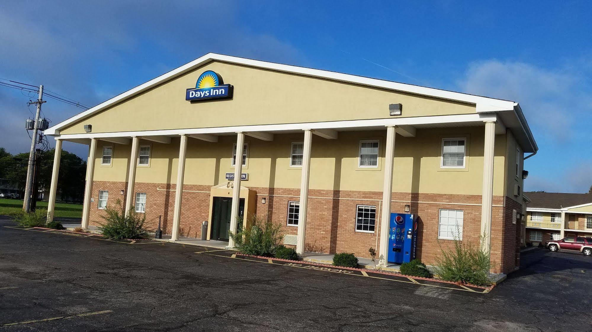 Days Inn By Wyndham Amherst Kültér fotó